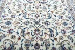 Central medallion detail of 2000s Nain rug from Iran / Persia