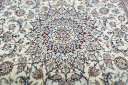 Central medallion detail of 2000s Nain rug from Iran / Persia
