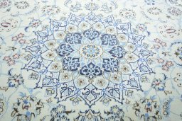 Central medallion detail of 2000s Nain rug from Iran / Persia
