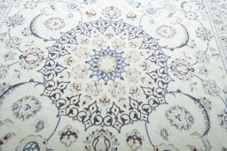 Central medallion detail of 2000s Nain rug from Iran / Persia