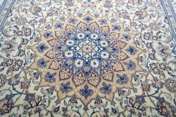 Central medallion detail of 2000s Nain rug from Iran / Persia