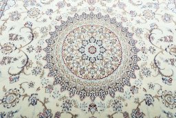 Central medallion detail of 2000s Nain rug from Iran / Persia