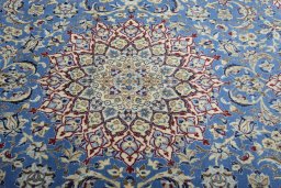 Central medallion detail of 2000s Nain rug from Iran / Persia