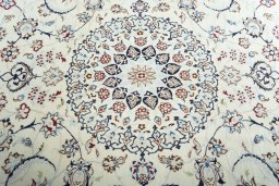 Central medallion detail of 2000s Nain rug from Iran / Persia
