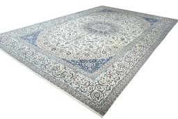 Corner detail of New Nain rug showing border pattern and Silk pile