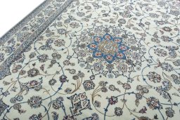 Central medallion detail of 2000s Nain rug from Iran / Persia