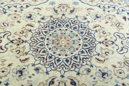 Central medallion detail of 2000s Nain rug from Iran / Persia
