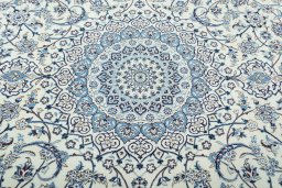 Central medallion detail of 2000s Nain rug from Iran / Persia