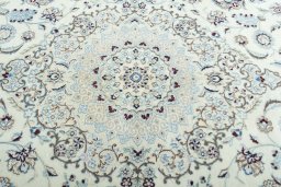 Central medallion detail of 2000s Nain rug from Iran / Persia
