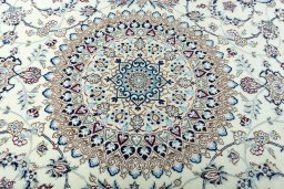 Central medallion detail of 2000s Nain rug from Iran / Persia
