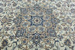 Central medallion detail of 2000s Nain rug from Iran / Persia