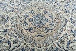 Central medallion detail of 2000s Nain rug from Iran / Persia