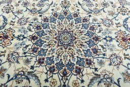Central medallion detail of 2000s Nain rug from Iran / Persia