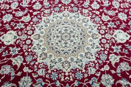 Central medallion detail of 2000s Nain rug from Iran / Persia