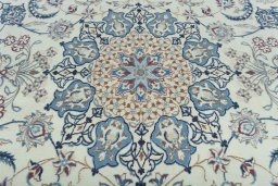 Central medallion detail of 2000s Nain rug from Iran / Persia