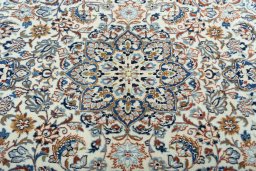 Central medallion detail of 2000s Nain rug from Iran / Persia