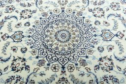 Central medallion detail of 2000s Nain rug from Iran / Persia