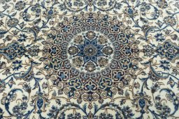 Central medallion detail of 2000s Nain rug from Iran / Persia