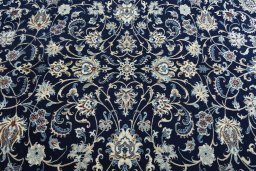 Central medallion detail of 2000s Nain rug from Iran / Persia