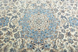 Central medallion detail of 2000s Nain rug from Iran / Persia
