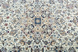 Central medallion detail of 2000s Nain rug from Iran / Persia