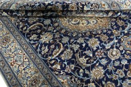 Close-up detail of Unknown Nain rug from Iran / Persia showing Wool weave