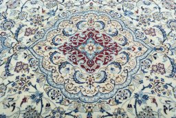 Central medallion detail of 2000s Nain rug from Iran / Persia