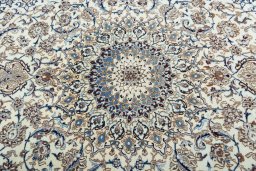 Central medallion detail of 2000s Nain rug from Iran / Persia