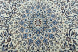 Central medallion detail of 2000s Nain rug from Iran / Persia