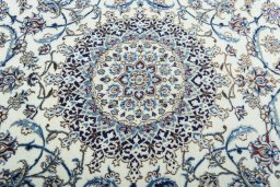 Central medallion detail of 2000s Nain rug from Iran / Persia