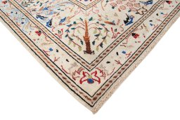 Central medallion detail of 1980s Nain rug from Iran / Persia