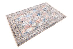 Corner detail of 2004s Nain rug showing border pattern and Wool pile