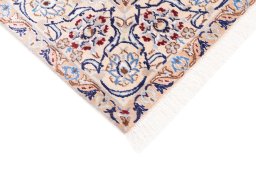 Central medallion detail of 1999s Nain rug from Iran / Persia