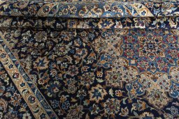 Close-up detail of 2000s Najafabad rug from Iran / Persia showing Wool weave