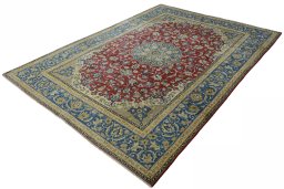Corner detail of 2000s Najafabad rug showing border pattern and Wool pile