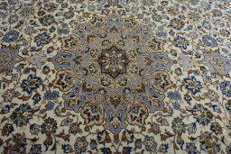 Central medallion detail of 2000s Najafabad rug from Iran / Persia