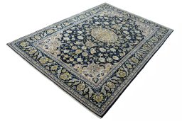 Corner detail of 2000s Najafabad rug showing border pattern and Wool pile