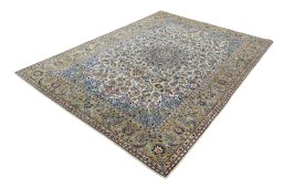 Corner detail of 2000s Najafabad rug showing border pattern and Wool pile