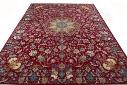 Surface texture of 2000s Najafabad rug with natural Wool and intricate pattern