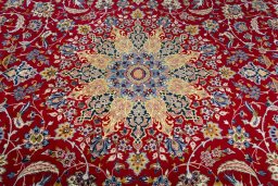 Central medallion detail of 2000s Najafabad rug from Iran / Persia