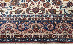 Full view of 1950s Najafabad rug from Iran / Persia, 342 × 250 cm in Beige tones