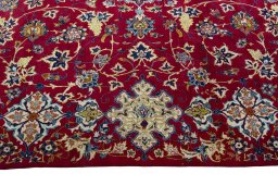 Corner detail of 2000s Najafabad rug showing border pattern and Wool pile