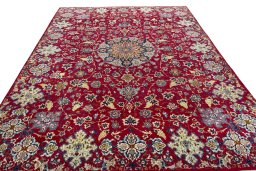 Surface texture of 2000s Najafabad rug with natural Wool and intricate pattern