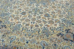 Close-up detail of 2000s Najafabad rug from Iran / Persia showing Wool weave