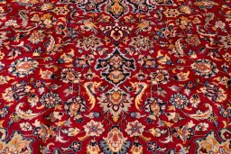 Corner detail of 1990s Najafabad rug showing border pattern and Wool pile