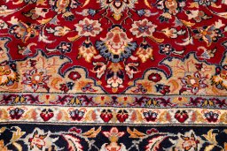 Close-up detail of 1990s Najafabad rug from Iran / Persia showing Wool weave
