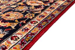 Close-up detail of 1990s Najafabad rug from Iran / Persia showing Wool weave