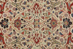 Close-up detail of 1920s Sarough rug from Iran / Persia showing Wool weave