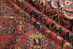 Close-up detail of 1900s Sarough rug from Iran / Persia showing Wool weave
