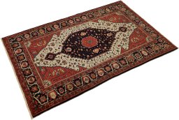 Close-up detail of 1900s Sarough rug from Iran / Persia showing Wool weave
